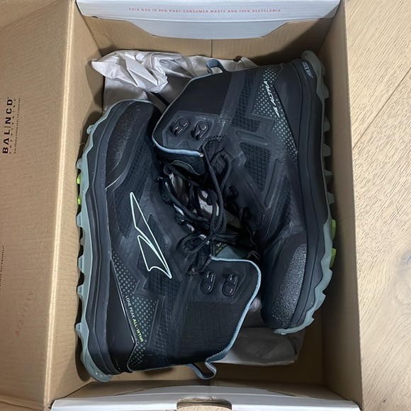 ALTRA | Lone Peak All Weather Mid Boot - Picture 2 of 10